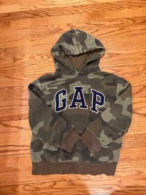 GAP Camo Hooded Sweatshirt in Olive & Dark Green